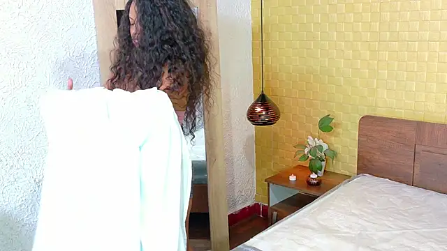 Squirter pussybomb online show from January 2025 03:58:02 AM