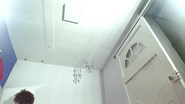 Squirter pussybomb online show from November 2025 04:13:01 AM