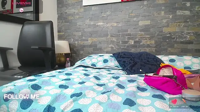 dayadubey  online show from April 2026 11:33:02 AM