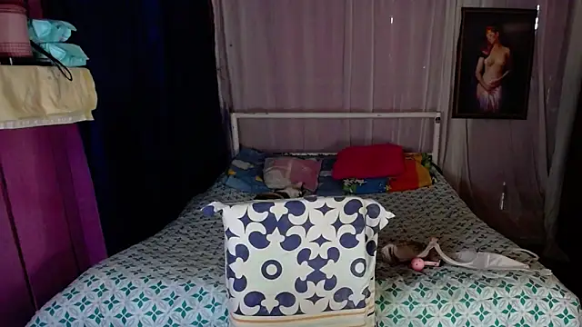 Snapshot of ZoeKuipers13 chatting on January 2025 08:53:01 PM ZoeKuipers13 online show from January 2025 08:53:01 PM