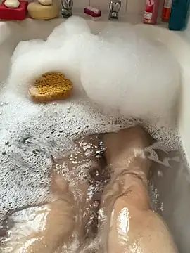 Snapshot of Russell1508 chatting on September 2025 09:16:02 AM Russell1508 online show from September 2025 09:16:02 AM