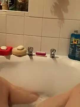 Snapshot of Russell1508 chatting on October 2025 05:58:02 PM Russell1508 online show from October 2025 05:58:02 PM