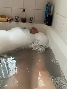 Snapshot of Russell1508 chatting on February 2026 02:39:02 PM Russell1508 online show from February 2026 02:39:02 PM