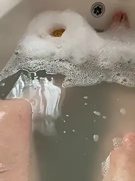 Snapshot of Russell1508 chatting on March 2026 04:25:01 PM Russell1508 online show from March 2026 04:25:01 PM