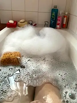 Snapshot of Russell1508 chatting on September 2025 04:14:02 PM Russell1508 online show from September 2025 04:14:02 PM