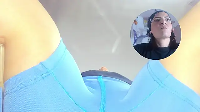 Snapshot of KatteMoss chatting on October 2025 08:52:01 PM KatteMoss online show from October 2025 08:52:01 PM