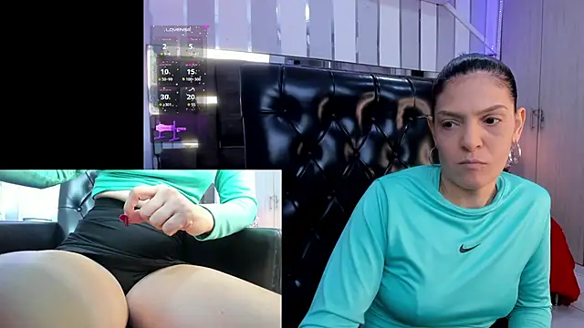 Snapshot of KatteMoss chatting on March 2025 08:00:02 PM KatteMoss online show from March 2025 08:00:02 PM