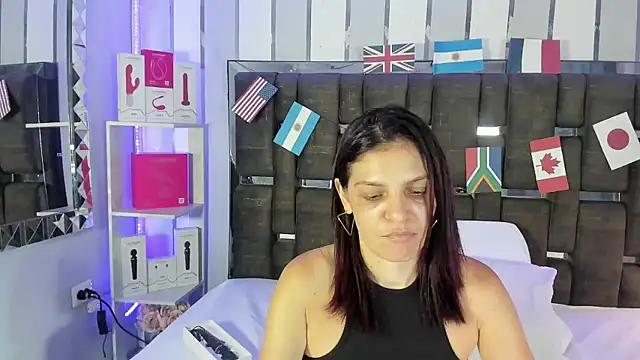 Snapshot of KatteMoss chatting on June 2026 08:59:02 PM KatteMoss online show from June 2026 08:59:02 PM
