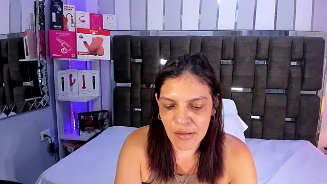 Snapshot of KatteMoss chatting on June 2026 08:46:02 PM KatteMoss online show from June 2026 08:46:02 PM