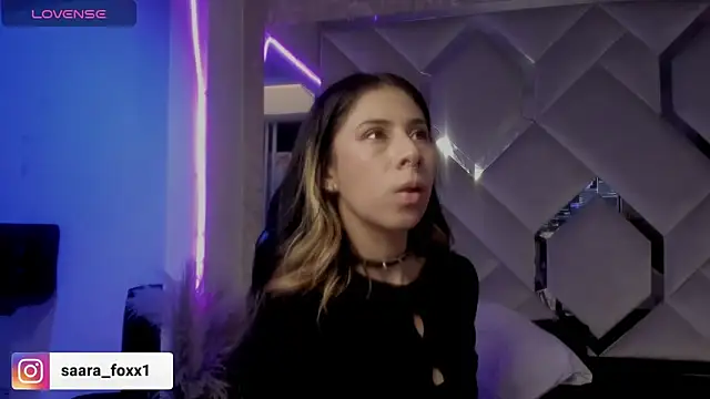 Sara Foxx1 online show from April 2026 07:04:01 PM