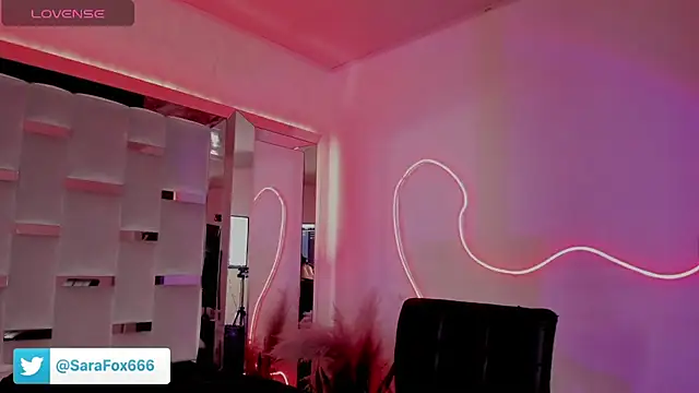 Sara Foxx1 online show from April 2026 07:39:02 PM