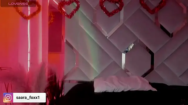 Sara Foxx1 online show from February 2026 07:04:01 PM