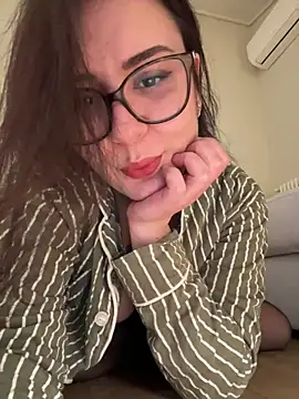 Its Jade online show from March 2026 03:45:01 PM