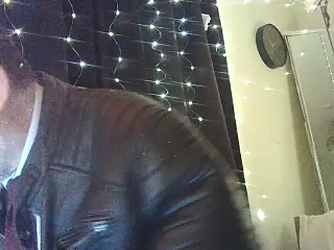 Snapshot of DaddyQuimHot chatting on February 2025 03:21:02 AM DaddyQuimHot online show from February 2025 03:21:02 AM