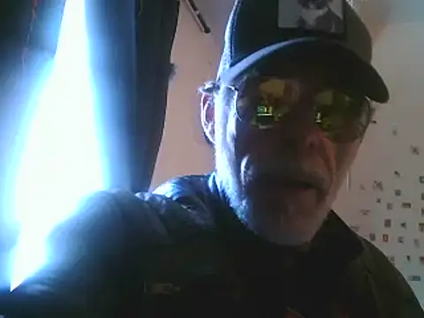 Snapshot of DaddyQuimHot chatting on February 2025 11:17:01 AM DaddyQuimHot online show from February 2025 11:17:01 AM