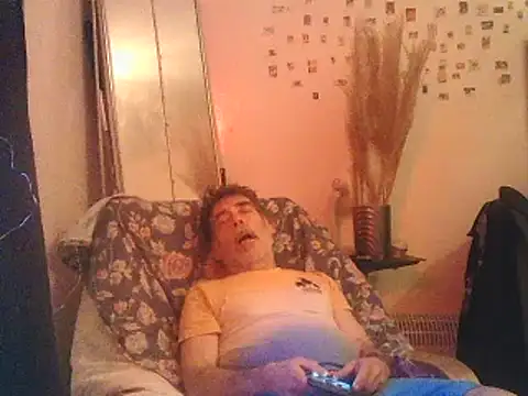 Snapshot of DaddyQuimHot chatting on February 2025 05:17:02 PM DaddyQuimHot online show from February 2025 05:17:02 PM