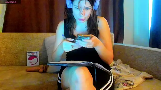 Leila purr18 online show from October 2025 12:50:02 PM