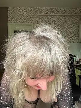 EsterHotMilf online show from April 2026 05:54:01 AM