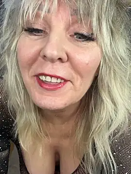 Snapshot of EsterHotMilf chatting on March 2026 03:57:01 AM EsterHotMilf online show from March 2026 03:57:01 AM