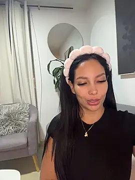 Dakota diaz  online show from May 2026 01:00:02 AM