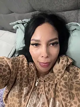 Dakota diaz  online show from February 2026 12:42:02 AM