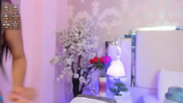 lauramartin1 online show from April 2026 11:24:02 AM