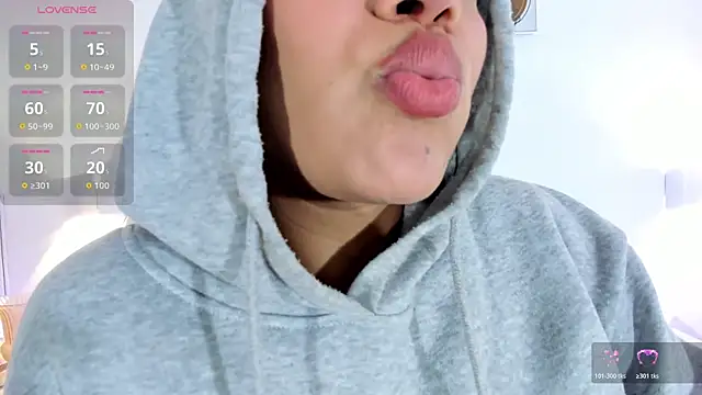 Snapshot of Umarani_ chatting on November 2025 06:41:02 PM Umarani online show from November 2025 06:41:02 PM