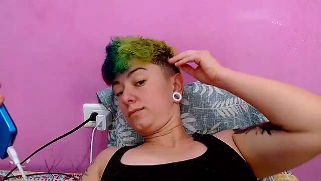 tomboyblue online show from October 2025 06:16:01 PM