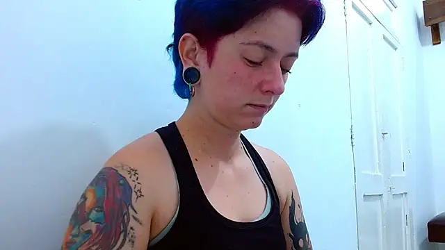 tomboyblue online show from March 2026 01:40:01 AM