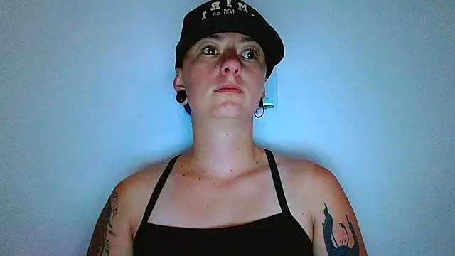 tomboyblue online show from April 2026 06:54:02 PM