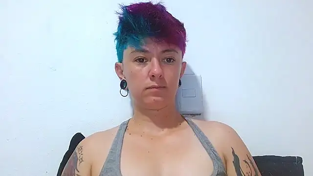 Snapshot of tomboyblue chatting on May 2026 12:13:02 PM tomboyblue online show from May 2026 12:13:02 PM