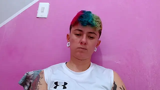 tomboyblue online show from October 2025 06:18:01 PM