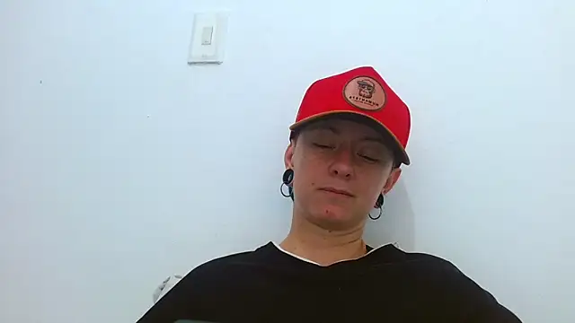 tomboyblue online show from April 2026 06:25:02 PM