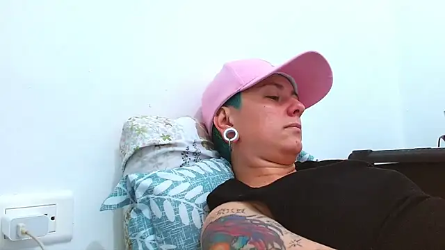 tomboyblue online show from February 2026 06:15:01 PM