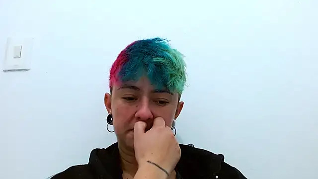 tomboyblue online show from November 2025 04:00:01 PM