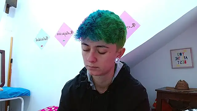 tomboyblue online show from October 2025 01:45:01 PM