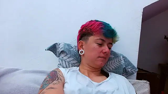 tomboyblue online show from October 2025 04:39:01 PM