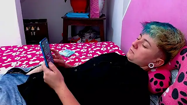 tomboyblue online show from October 2025 08:09:02 PM