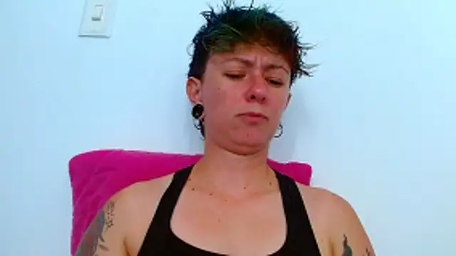 tomboyblue online show from April 2026 06:36:02 PM