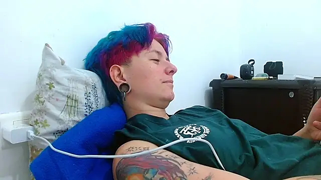 tomboyblue online show from April 2026 06:36:01 PM