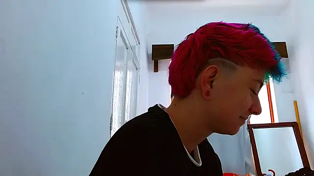 tomboyblue online show from November 2025 04:06:02 PM