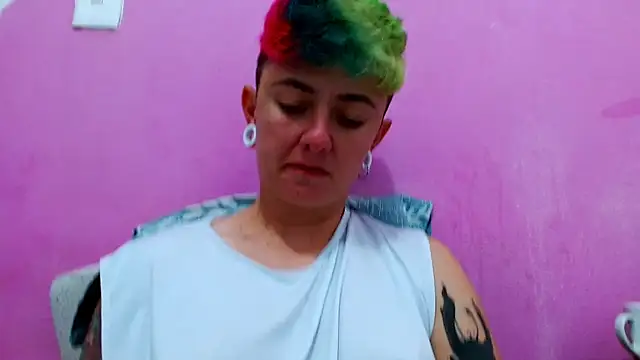 tomboyblue online show from September 2025 10:27:01 PM