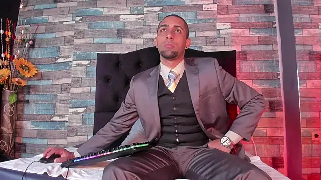 Paolo johnson online show from October 2025 11:52:02 AM