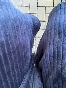 Snapshot of DurableFog chatting on December 2025 08:20:01 AM DurableFog online show from December 2025 08:20:01 AM