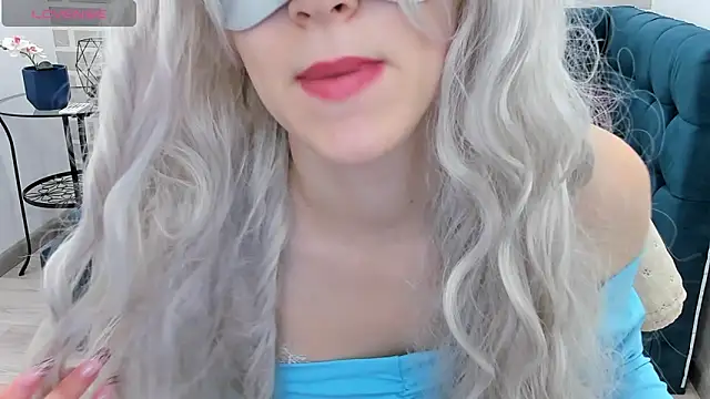 VanillaKelly online show from November 2025 01:09:02 AM