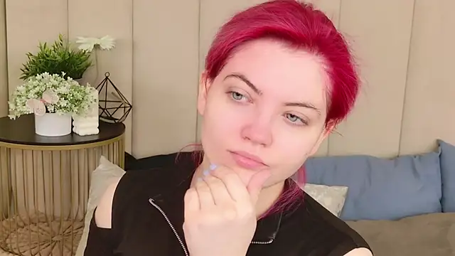 Lisa Adam online show from December 2025 04:06:01 PM