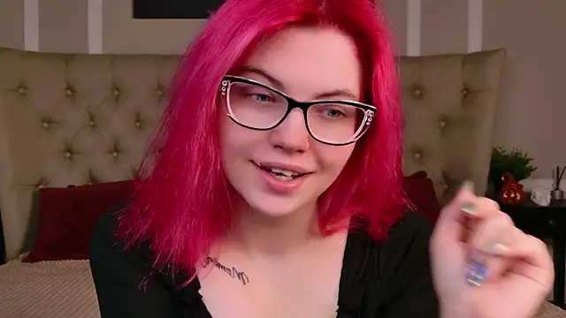 Lisa Adam online show from November 2025 06:11:02 PM