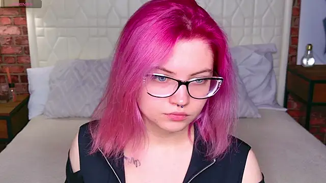 Lisa Adam online show from September 2025 06:15:02 PM