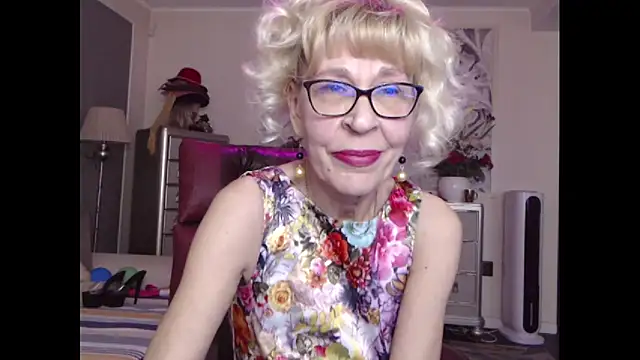 Snapshot of HornyMilf_555 chatting on October 2025 02:16:02 PM HornyMilf 555 online show from October 2025 02:16:02 PM