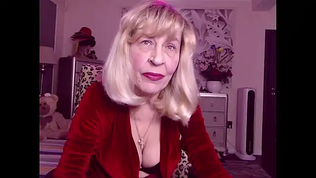 Snapshot of HornyMilf_555 chatting on December 2025 01:03:02 PM HornyMilf 555 online show from December 2025 01:03:02 PM